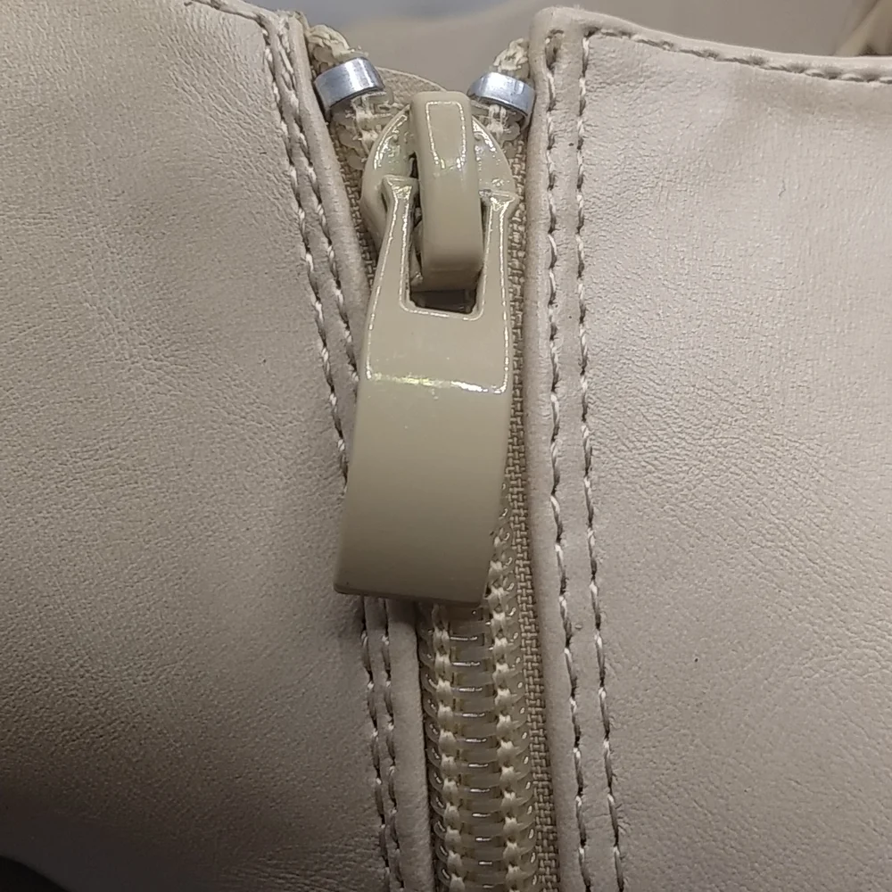 BOSTON DESIGN STUDIO - Picture 6 of 11